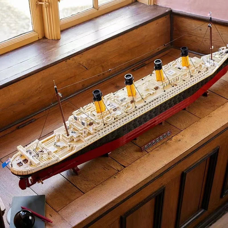 2025New 9090Pcs Large Cruise Boat Ship Model Home Decoration Diy Gift  Desktop ornament  Children's birthday gift