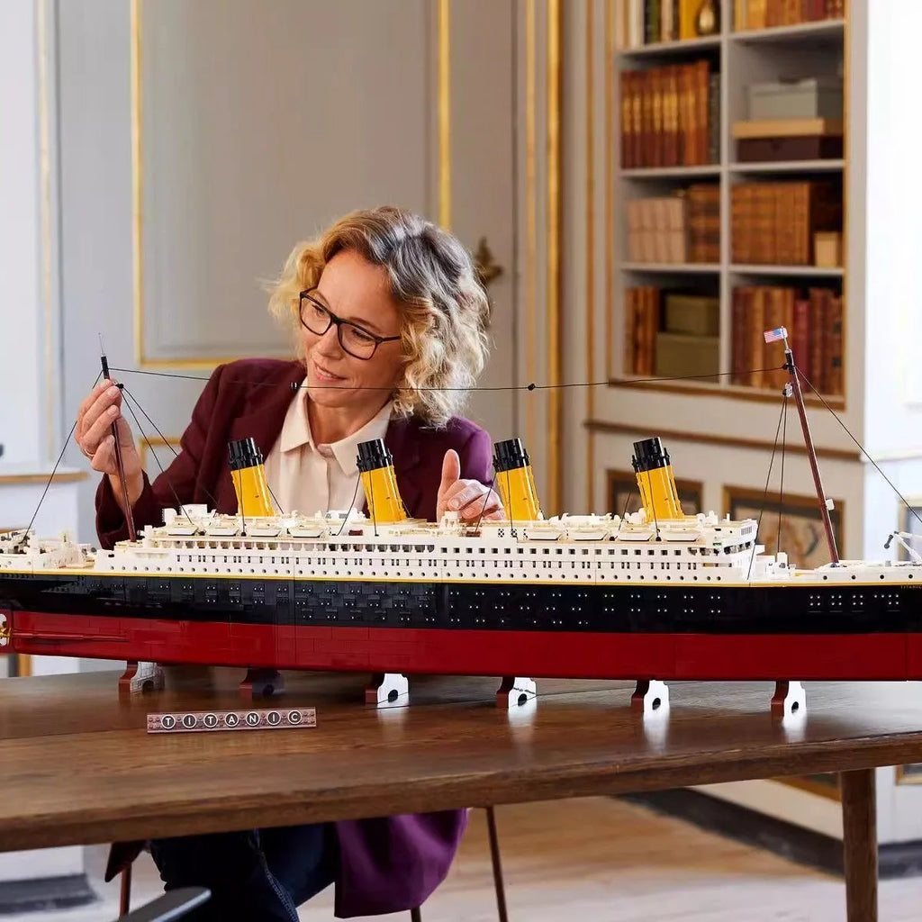2025New 9090Pcs Large Cruise Boat Ship Model Home Decoration Diy Gift  Desktop ornament  Children's birthday gift