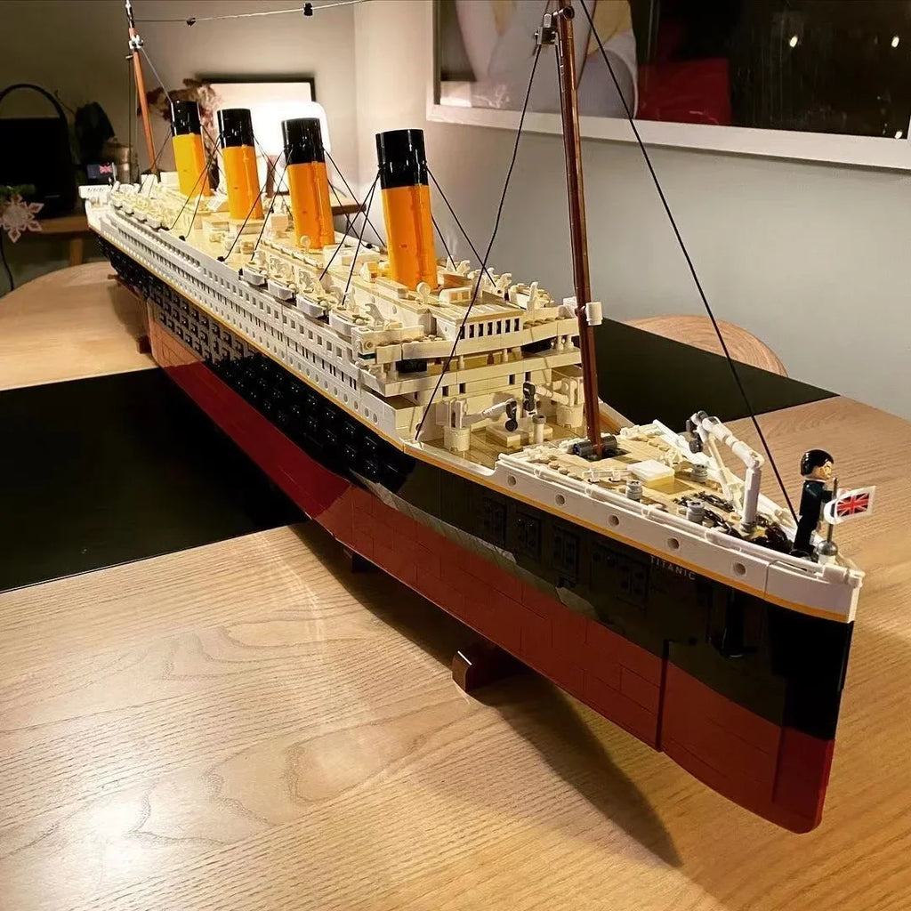 2025New 9090Pcs Large Cruise Boat Ship Model Home Decoration Diy Gift  Desktop ornament  Children's birthday gift