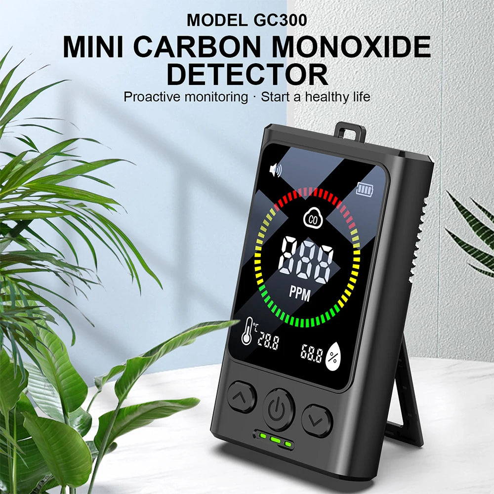 Portable Carbon Monoxide Detector Rechargeable Digital Carbon Monoxide Alarm Suitable for homes, garages and offices etc.